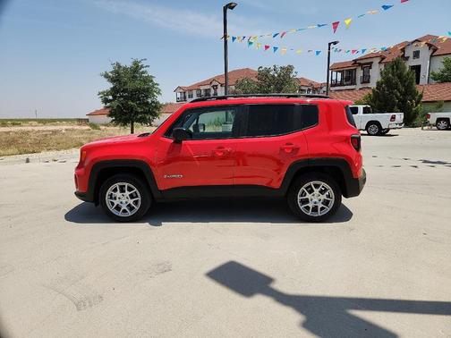 2023 Jeep Renegade Latitude