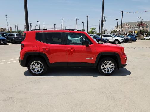 2023 Jeep Renegade Latitude