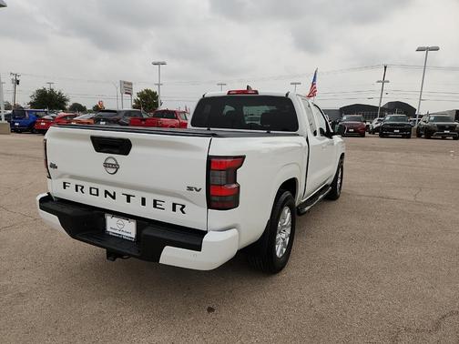 2023 Nissan Frontier SV