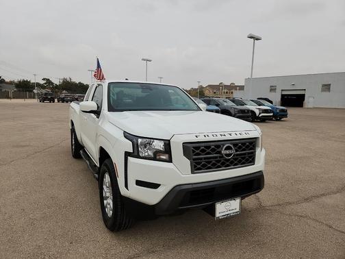 2023 Nissan Frontier SV