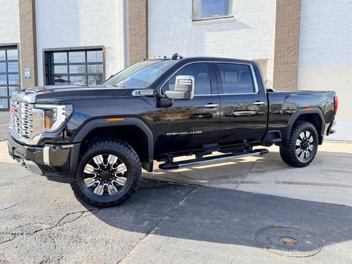 Black 2024 GMC Sierra 2500 Denali