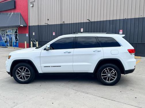 White 2017 Jeep Grand Cherokee Limited