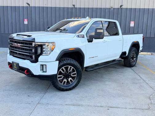 White 2020 GMC Sierra 2500 AT4