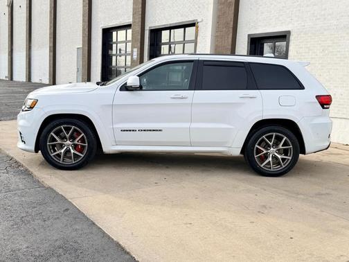 White 2017 Jeep Grand Cherokee SRT