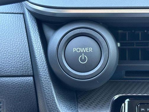2025 Toyota Prius XLE