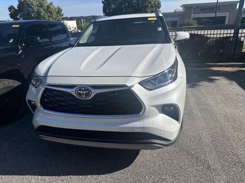 2025 Toyota Highlander Hybrid Platinum