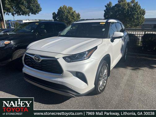 2025 Toyota Highlander Hybrid Platinum
