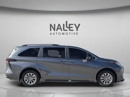 2025 Toyota Sienna XLE