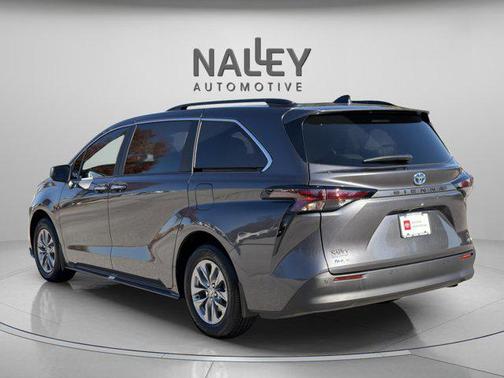 2025 Toyota Sienna XLE