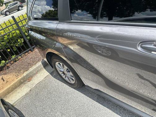 2023 Toyota Sienna LE