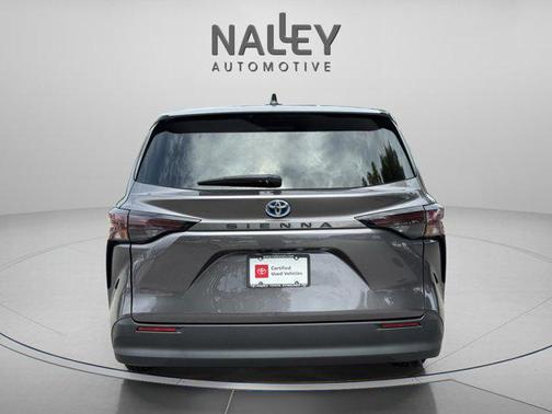 2023 Toyota Sienna LE