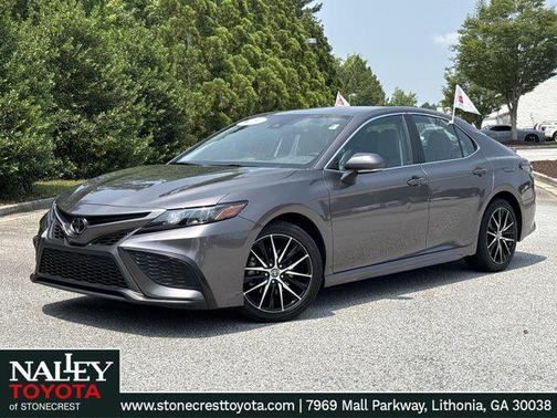 2022 Toyota Camry SE