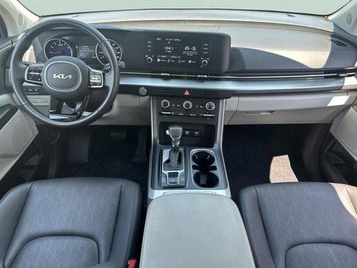 2023 Kia Carnival LX