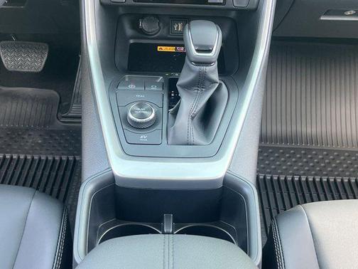 2025 Toyota RAV4 Hybrid XLE Premium