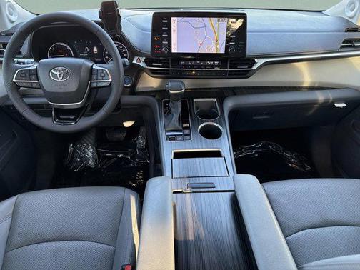 2023 Toyota Sienna Limited 7-Passenger