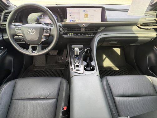 2024 Toyota Crown Platinum