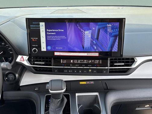 2025 Toyota Sienna XLE 8 Passenger