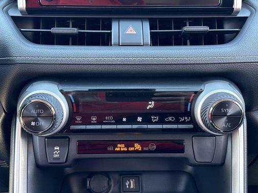 2025 Toyota RAV4 Hybrid SE