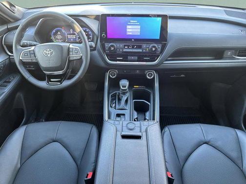 2026 Toyota Highlander Hybrid Base