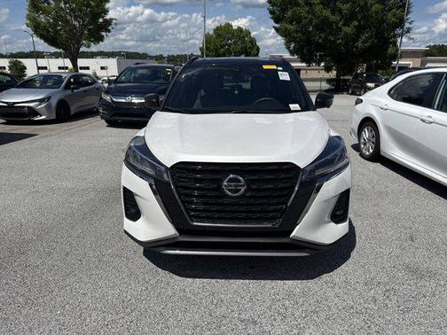 2021 Nissan Kicks SR