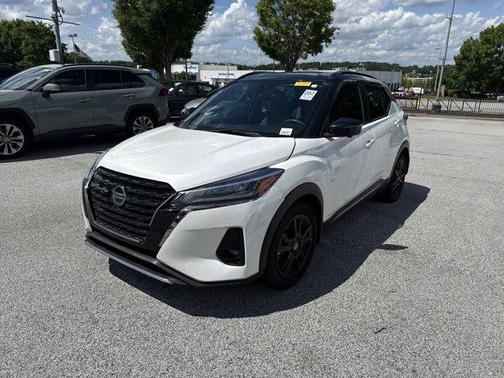 2021 Nissan Kicks SR