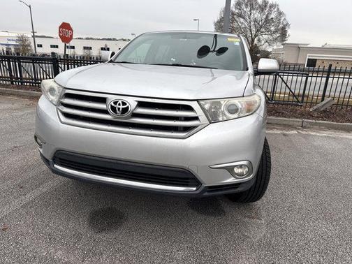 2013 Toyota Highlander SE