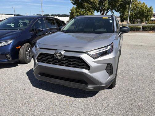 2025 Toyota RAV4 Hybrid SE