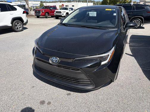 2025 Toyota Corolla Hybrid SE