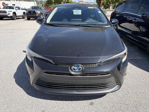 2025 Toyota Corolla Hybrid SE