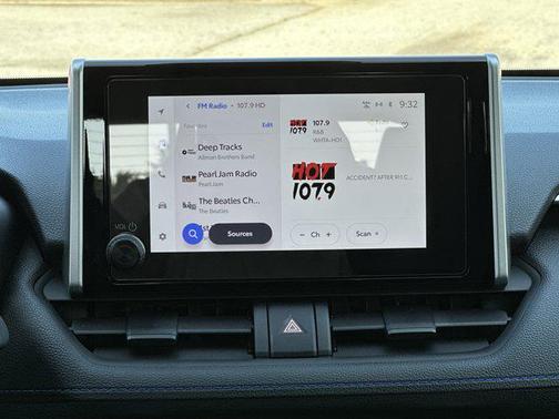 2025 Toyota RAV4 Hybrid SE