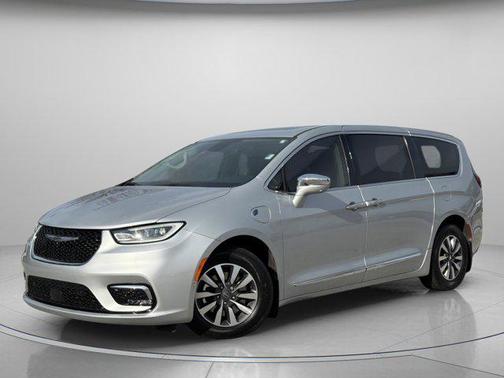 2022 Chrysler Pacifica Hybrid Limited