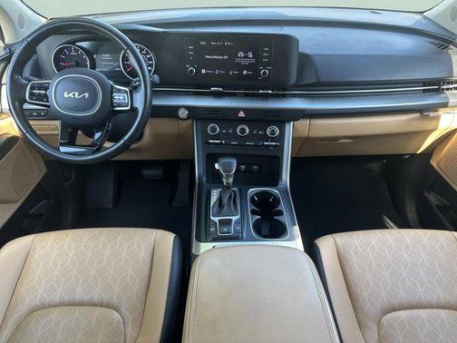 2023 Kia Carnival LX