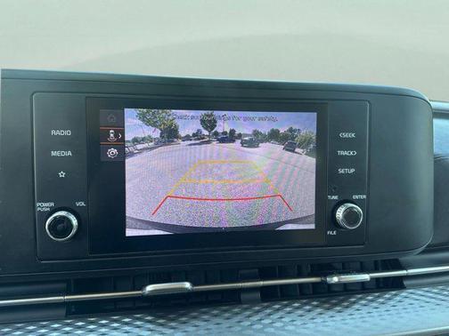 2023 Kia Carnival LX