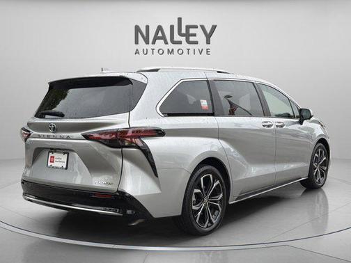 2025 Toyota Sienna Platinum 7 Passenger
