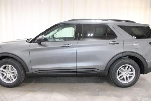 Carbonized Gray Metallic 2026 Ford Explorer Active