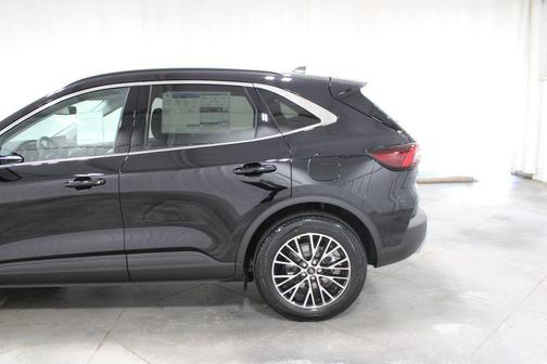 2025 Ford Escape PHEV SE