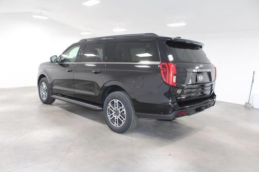 2025 Ford Expedition Max Active 4x2