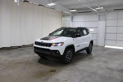 Bright White Clearcoat 2025 Jeep Compass Trailhawk