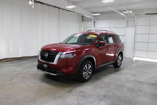 2024 Nissan Pathfinder SL FWD