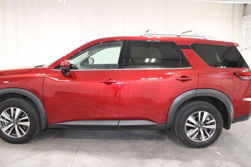 2024 Nissan Pathfinder SL FWD