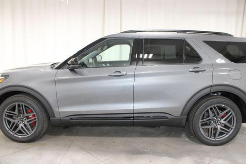 Carbonized Gray Metallic 2026 Ford Explorer ST