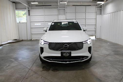 Crystal White Metallic 2025 Volvo XC90 B6 Plus 7-Seater