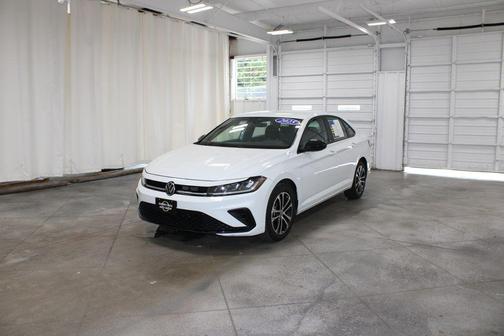 Pyrite Silver Metallic 2025 Volkswagen Jetta 1.5T Sport