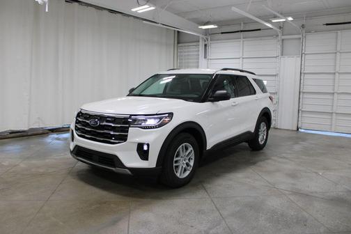 Star White Metallic Tri-Coat 2026 Ford Explorer Active
