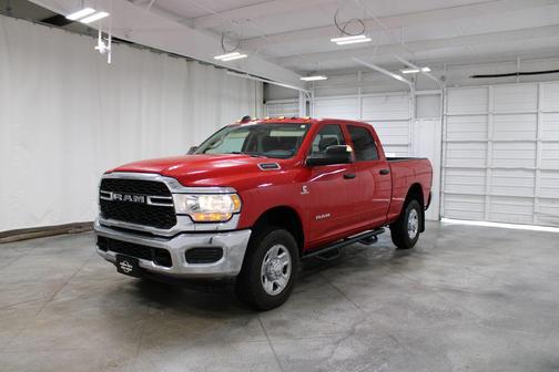2020 RAM 2500 Tradesman Crew Cab 4X4 6'4' Box