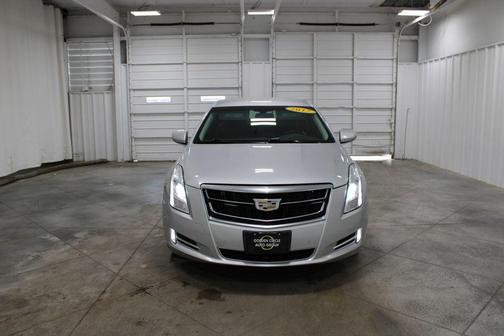 Radiant Silver Metallic 2017 Cadillac XTS Luxury