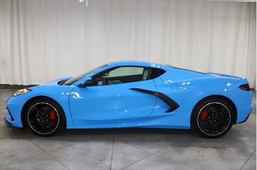 2025 Chevrolet Corvette Stingray w/2LT