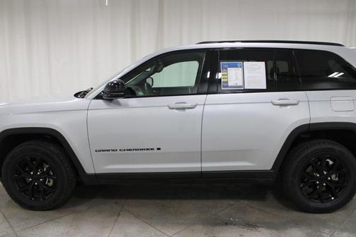 Silver Zynith 2024 Jeep Grand Cherokee Altitude
