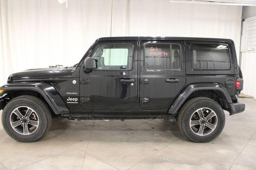 2023 Jeep Wrangler 4-Door Sahara