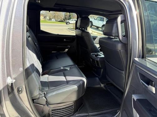 2023 Toyota Tundra Hybrid Platinum